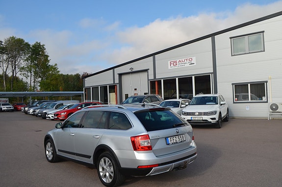 Skoda Octavia Scout 12 of 28