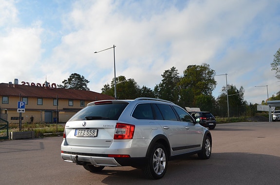 Skoda Octavia Scout 15 of 28