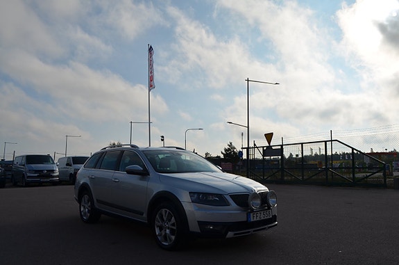 Skoda Octavia Scout 18 of 28