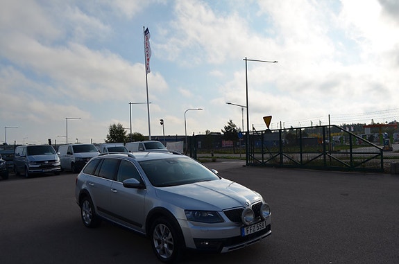 Skoda Octavia Scout 17 of 28