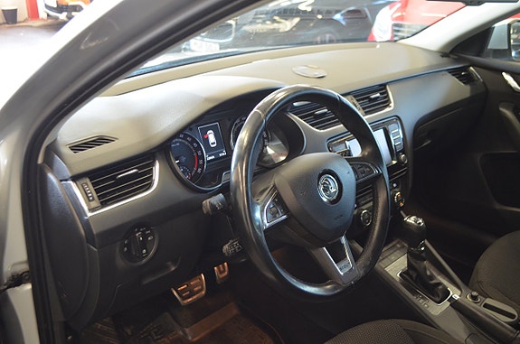 Skoda Octavia Scout 21 of 28
