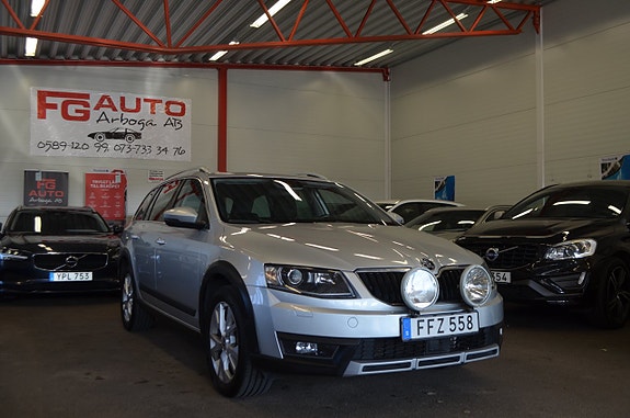 Skoda Octavia Scout 6 of 28