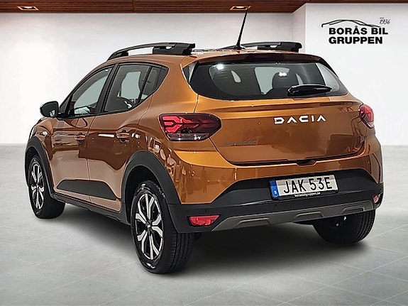 Dacia Sandero Stepway 2 of 14