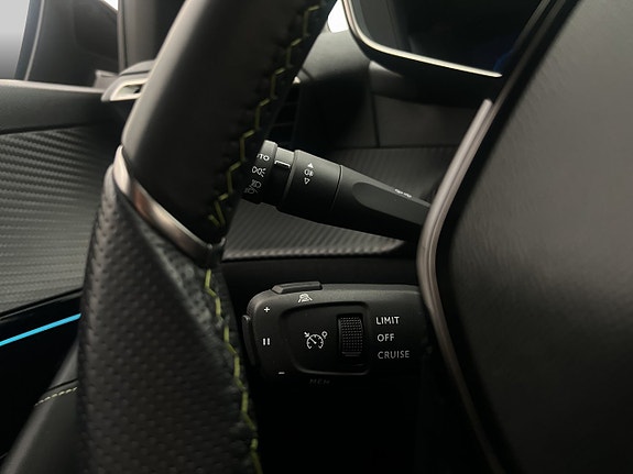 Peugeot e-208 15 of 30