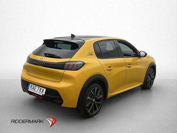 Peugeot e-208 8 of 30