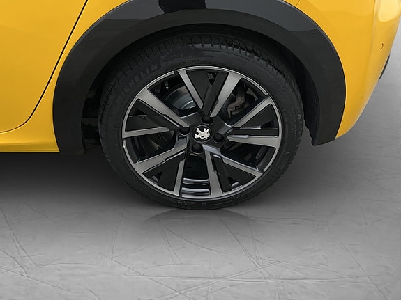 Peugeot e-208 28 of 30
