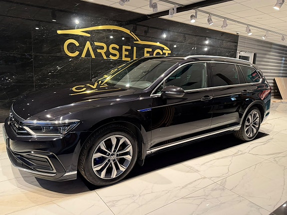 Volkswagen Passat 2 of 29