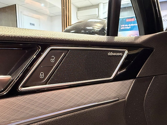 Volkswagen Passat 16 of 29