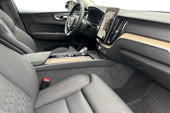 Volvo XC60 7 of 21