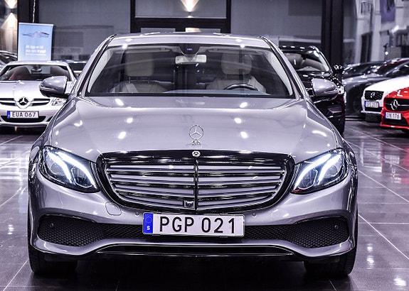 Mercedes-Benz E 220 d 3 of 21