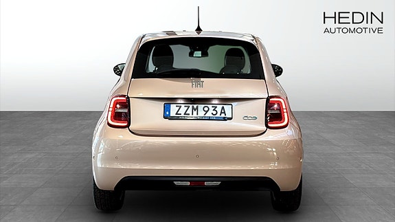 Fiat 500e 7 of 9