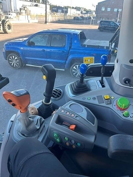 Deutz-Fahr 6145.4 Powershift 11 of 16