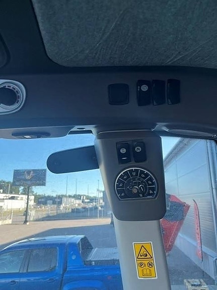 Deutz-Fahr 6145.4 Powershift 9 of 16