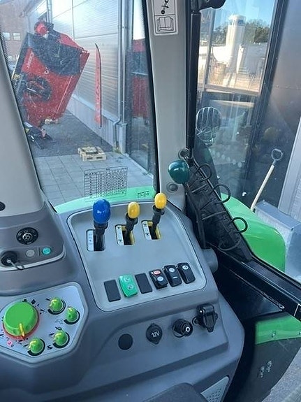 Deutz-Fahr 6145.4 Powershift 10 of 16