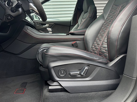 Audi RS Q8 16 of 29