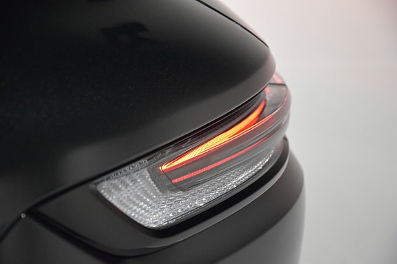 Porsche Cayenne 13 of 23