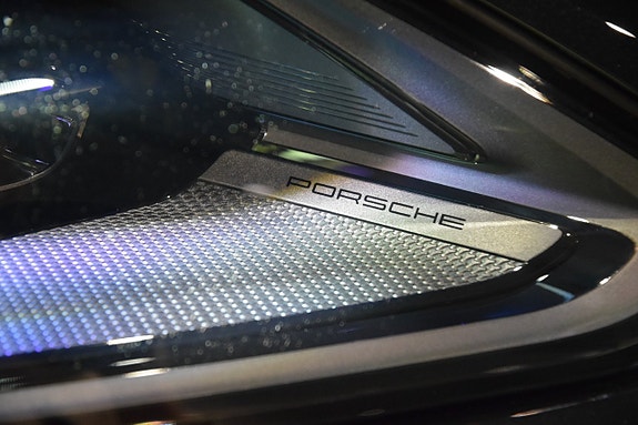 Porsche Cayenne 20 of 23