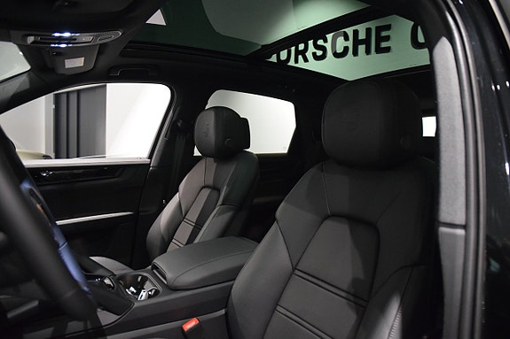 Porsche Cayenne 5 of 23