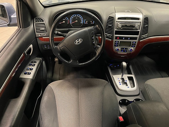 Hyundai Santa Fe 3 of 7