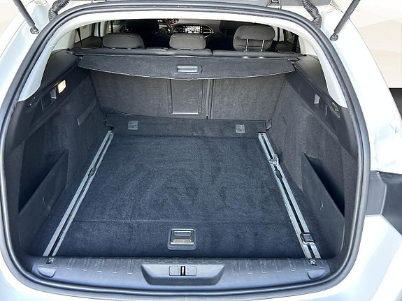Peugeot 308 SW 9 of 15