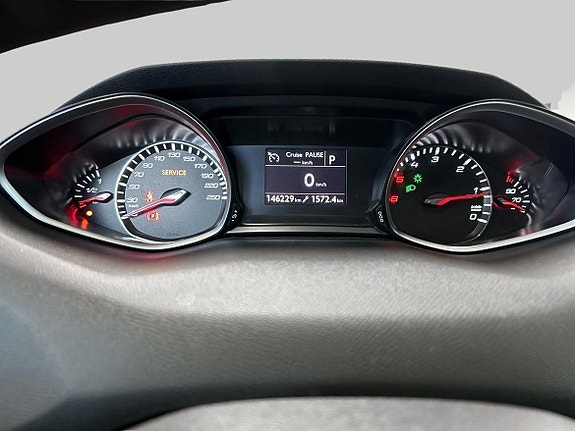 Peugeot 308 SW 11 of 15