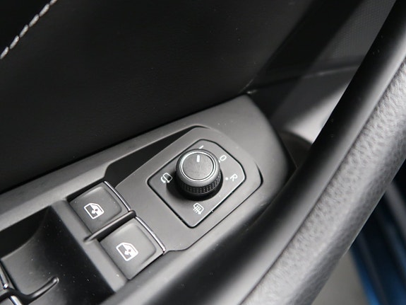 Volkswagen Passat 28 of 30