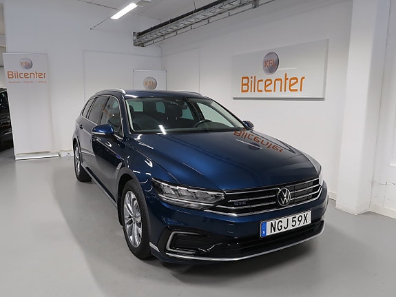 Volkswagen Passat 4 of 30