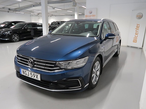 Volkswagen Passat 10 of 30
