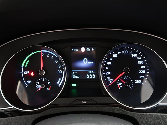 Volkswagen Passat 20 of 30