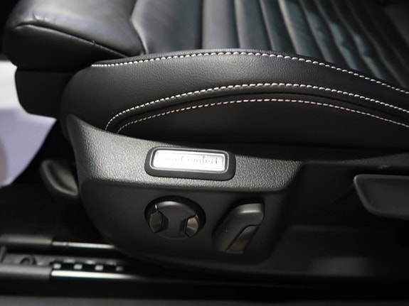 Volkswagen Passat 17 of 30