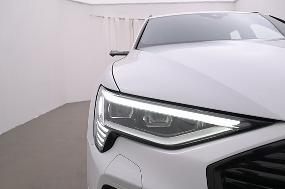 Audi e-tron 26 of 27