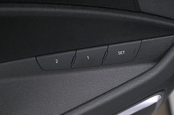 Audi e-tron 12 of 27