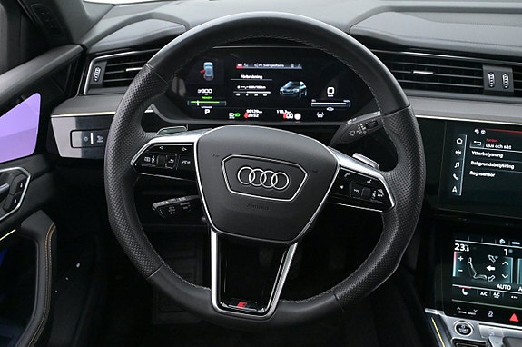 Audi e-tron 7 of 27
