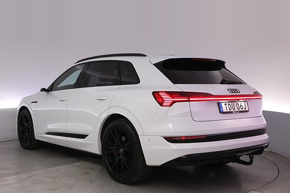 Audi e-tron 4 of 27