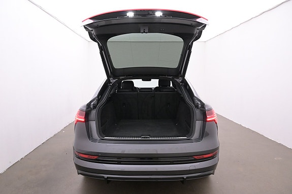 Audi e-tron Sportback 22 of 27