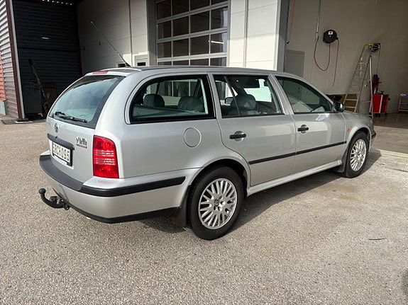 Skoda Octavia 3 of 3