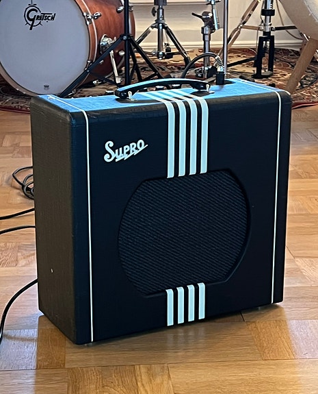 Product image 1 of 3