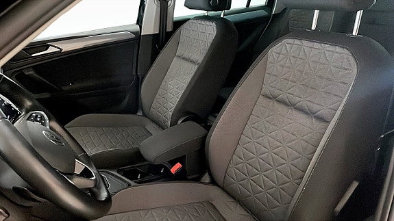 Volkswagen Tiguan 8 of 13