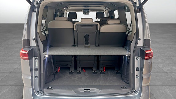 Volkswagen Multivan 12 of 13