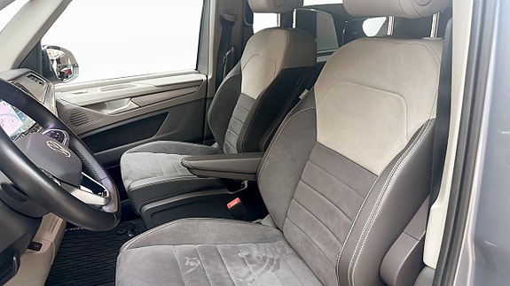 Volkswagen Multivan 8 of 13