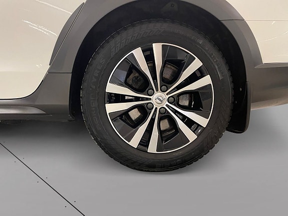 Volvo V90 Cross Country 10 of 16