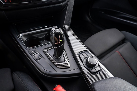 BMW 318d 16 of 21