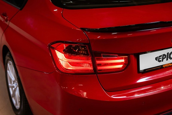 BMW 318d 9 of 21