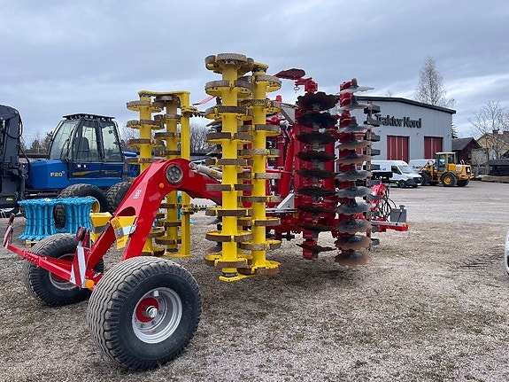 Pöttinger TerraDisc 5001 T Demo! 2 of 4