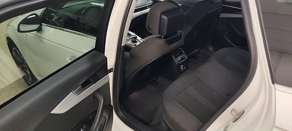 Audi A4 9 of 19