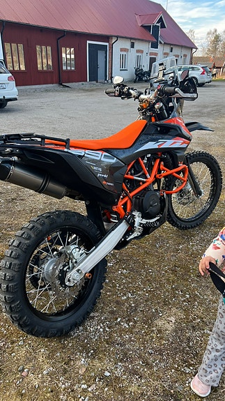 KTM 690 enduro r 2 of 5