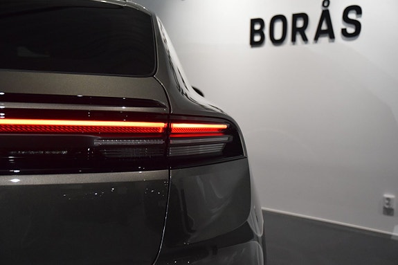Porsche Macan GTS 18 of 26
