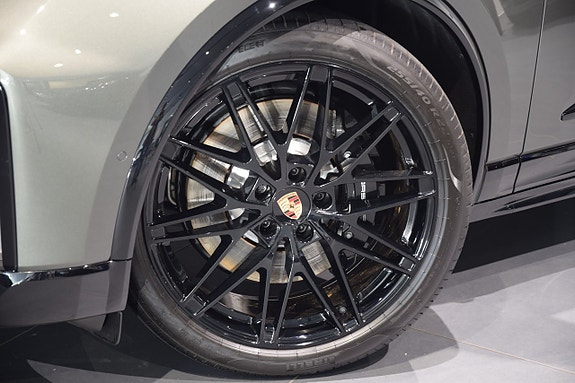 Porsche Macan GTS 2 of 26