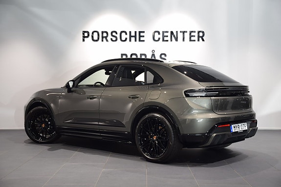 Porsche Macan GTS 17 of 26