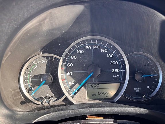 Toyota Yaris 4 of 5